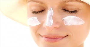 Can sunscreen burn my face?