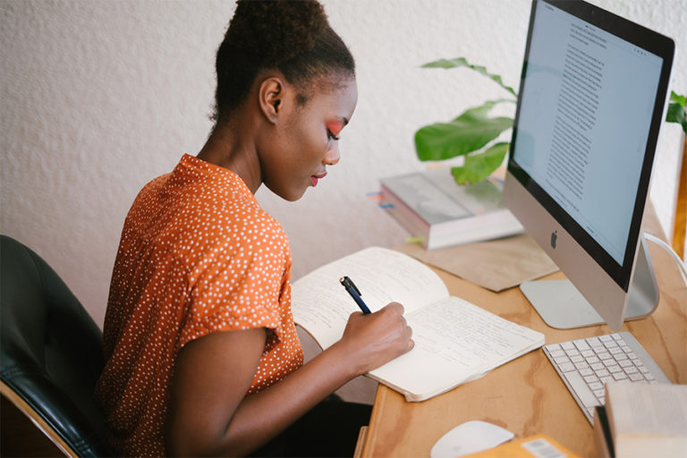 How to keep your skin healthy when you work in an office