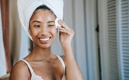 This is how to use a facial cleanser correctly