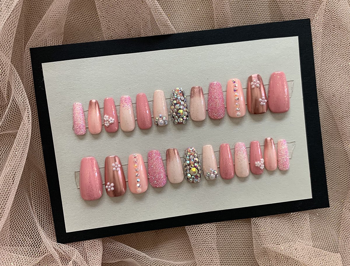 Our favourite summer 22/23 nail trends 6