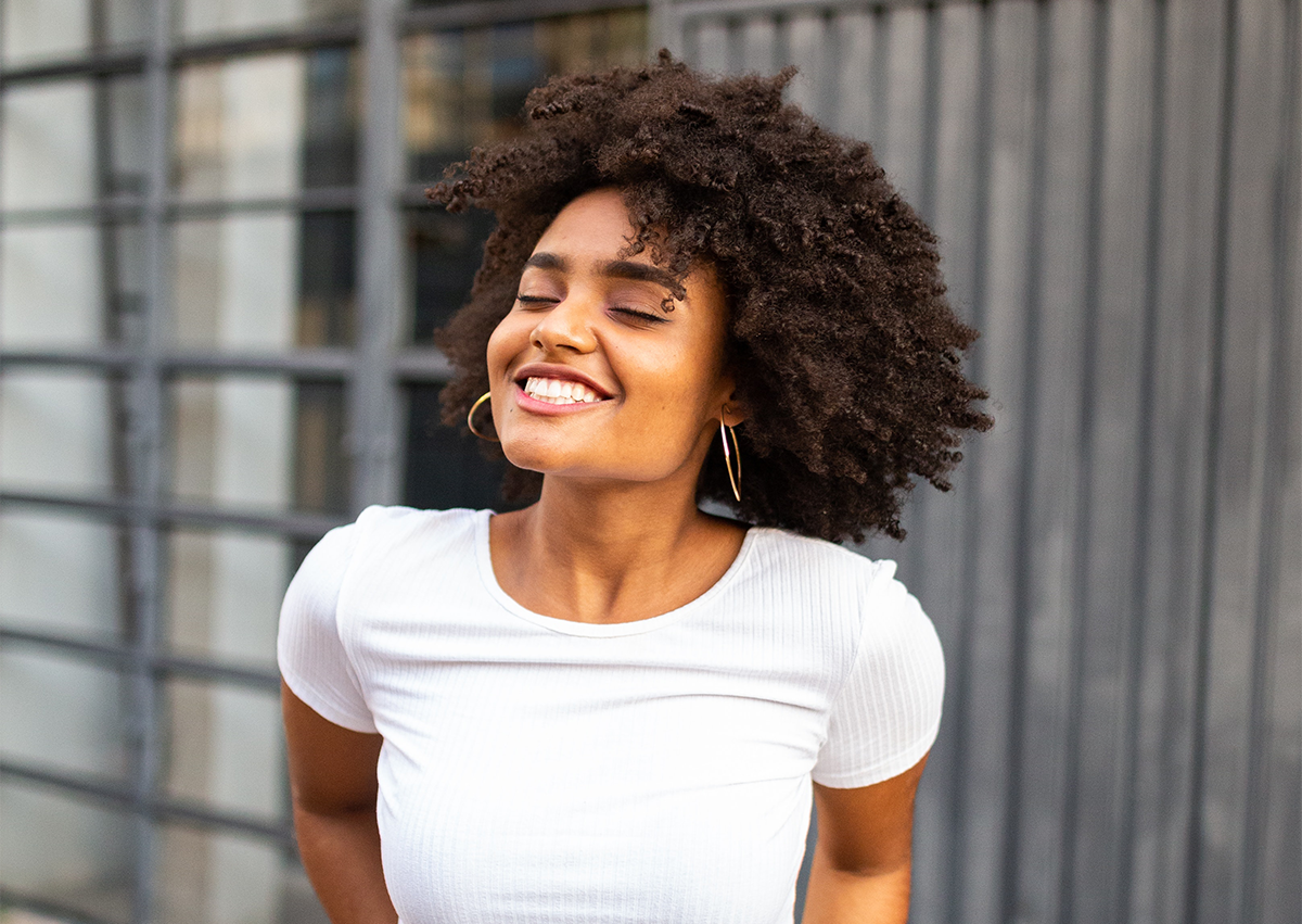Here’s how to get glowing skin (and keep it) all winter long 1 woman with glowing skin