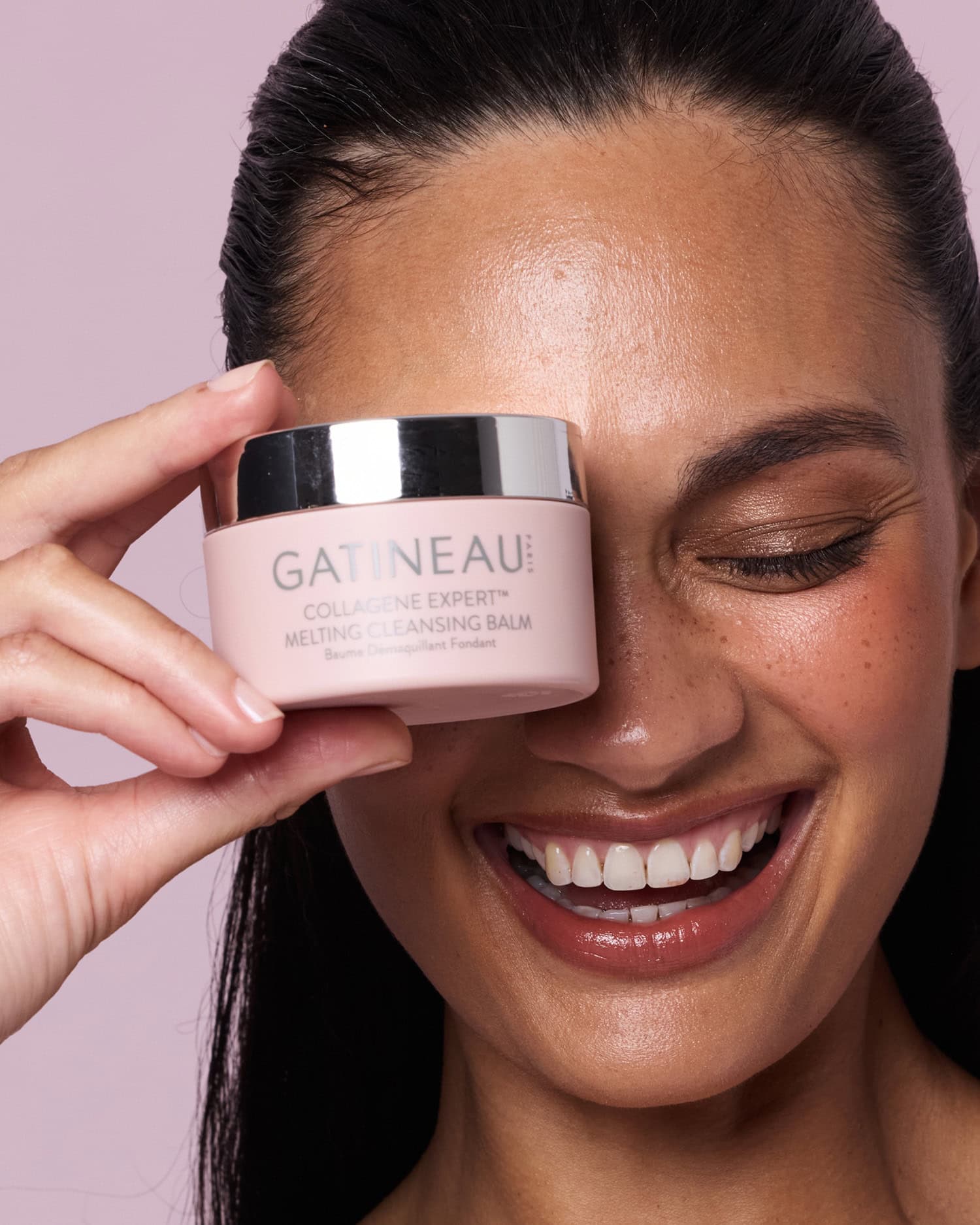 model holding the gatineau collagene expert cleansing balm