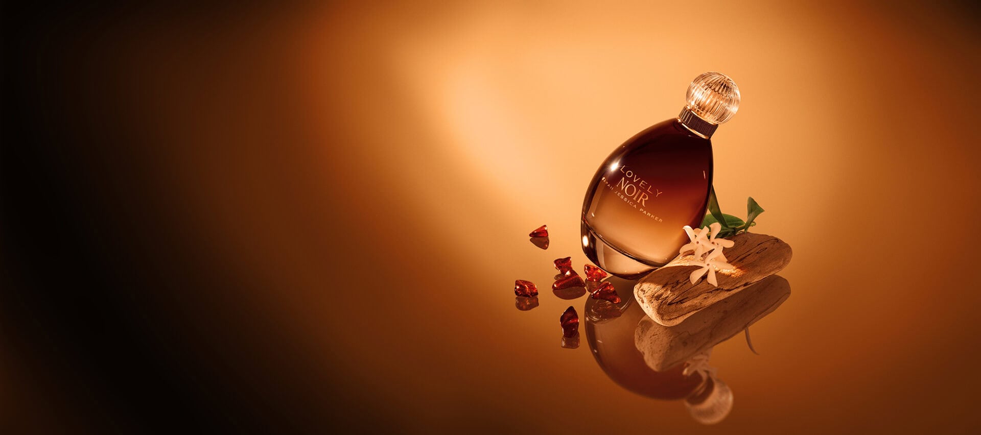 Lovely Noir fragrance