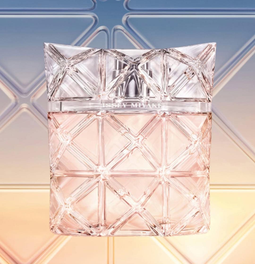 Discover Issey Miyake Lumière d'Issey, the radiant new feminine fragrance